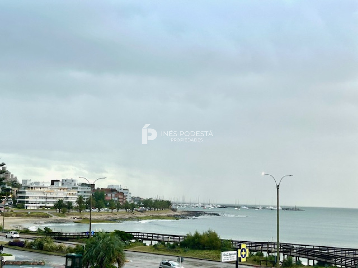 Alquiler Mansa  frente al mar con 2 Dormitorios y 2 baños - IPD8139A
