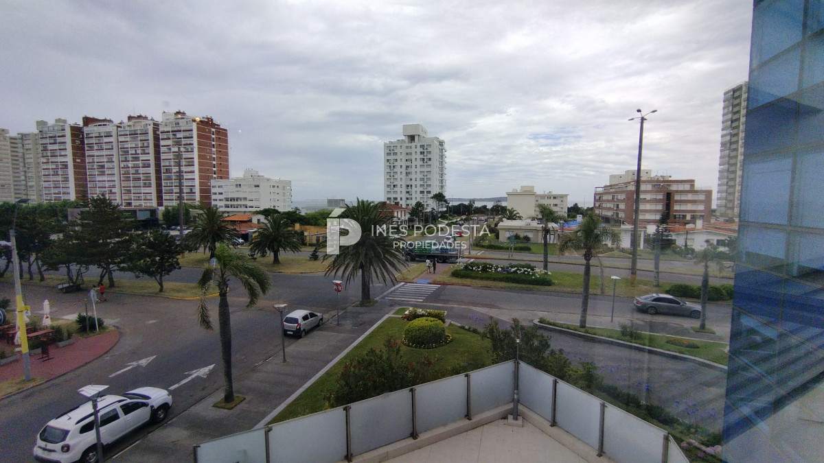 Apartamento en Alquiler de 3 dormitorios en Punta del Este - IPD1791A