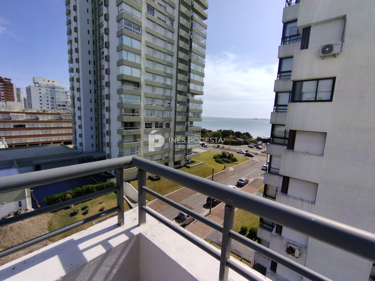Alquiler Apartamento con 2 Dormitorios - IPD4383A