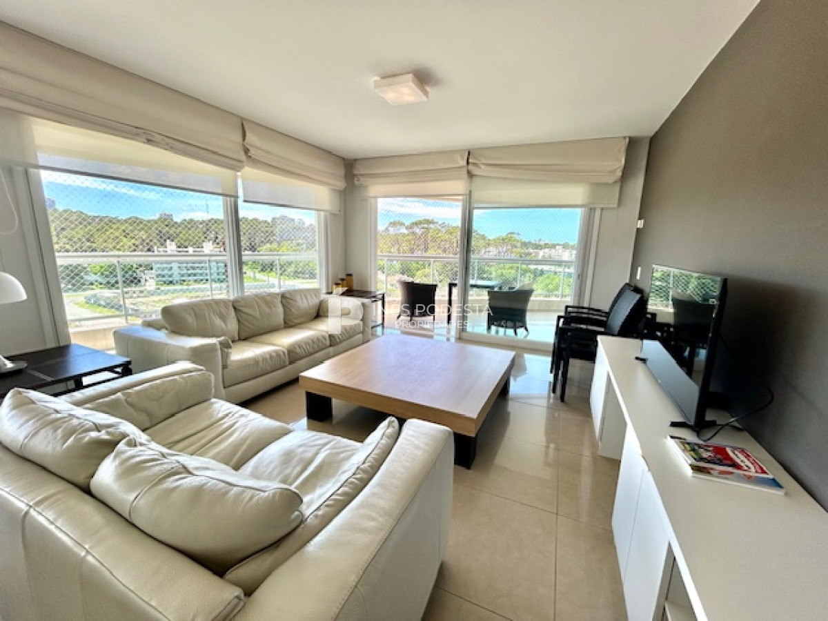 Alquiler Apartamento en  Mansa, Punta del Este, 2 Dormitorios.