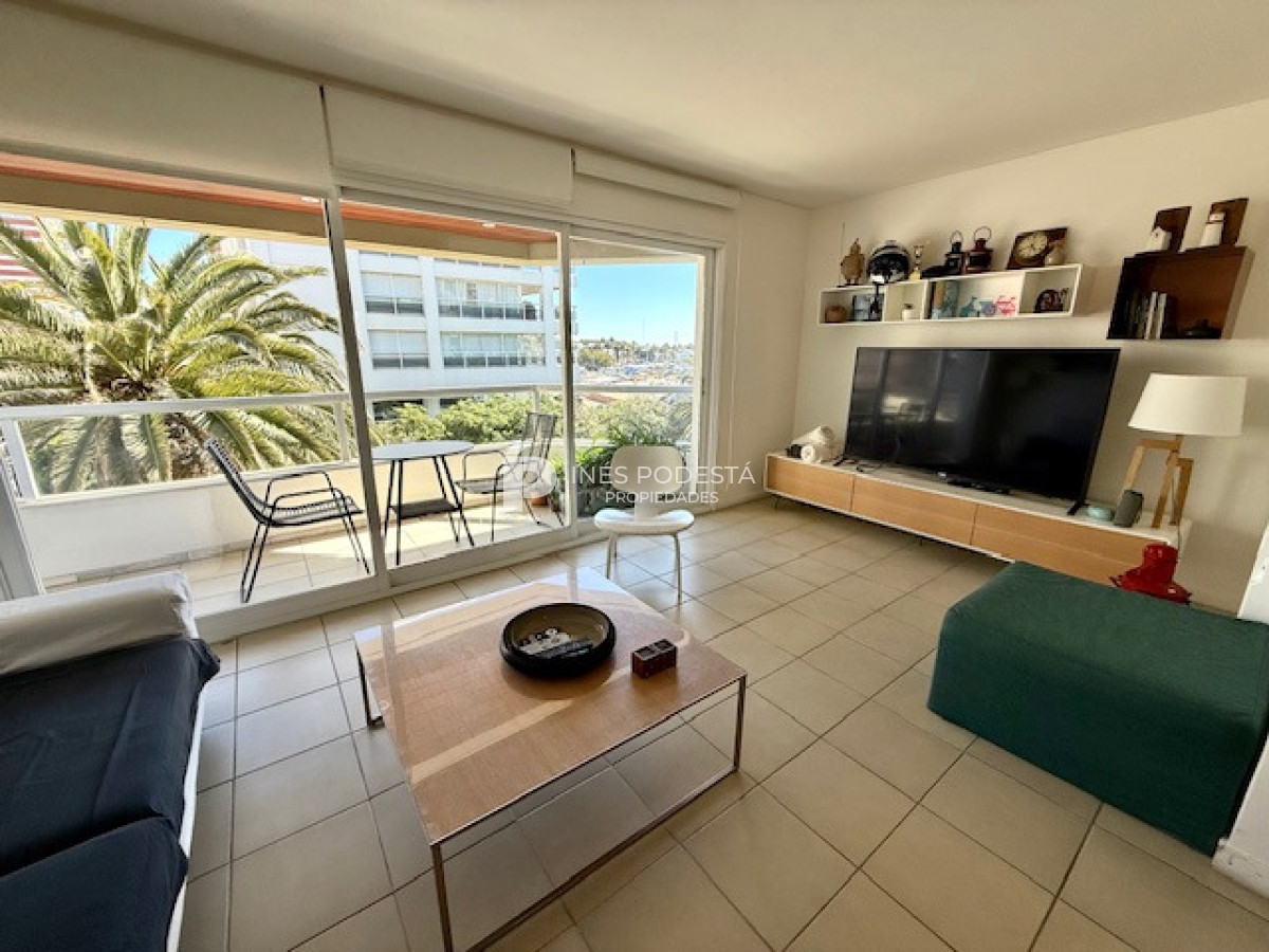 Apartamento ID.8177 - Alquiler departamento con 2 dormitorios y 2 baños