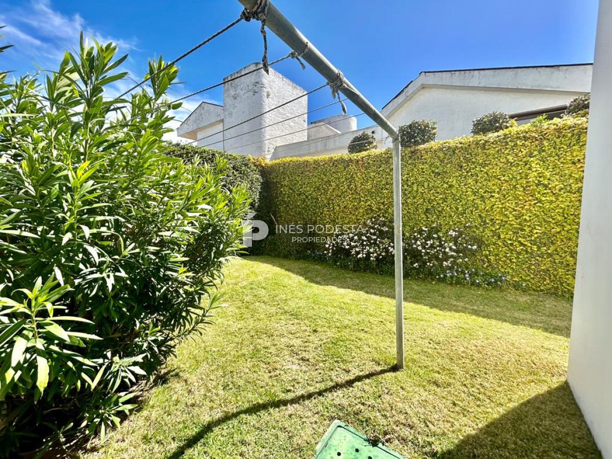 Apartamento ID.40163 - Alquiler en Faro con 3 dormitorios y dependencia de servicio 