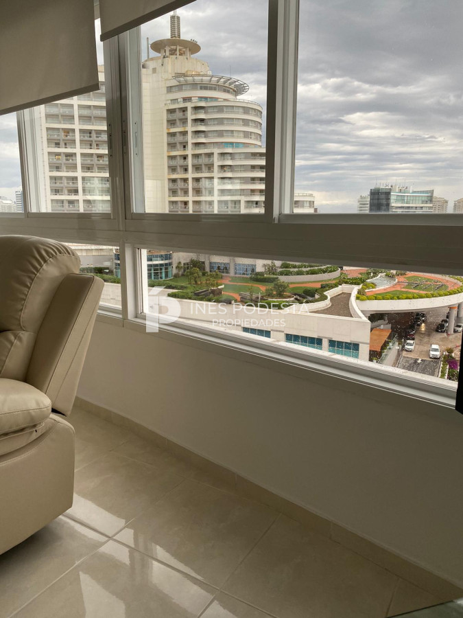 Apartamento ID.8885 - VENTA MANSA APARTAMENTO EN PUNTA DEL ESTE 