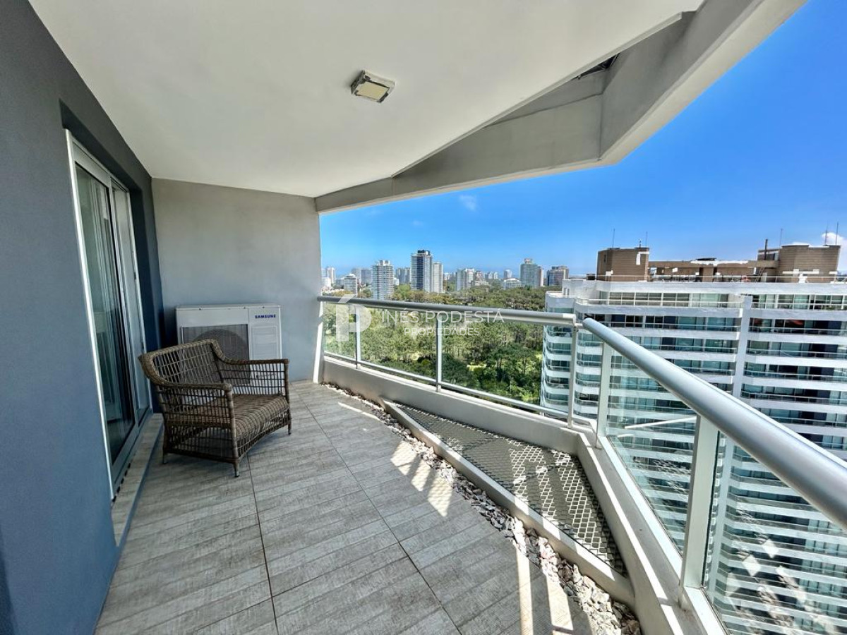 Apartamento ID.40252 - Alquiler brava 2 suites más dependencia de servicio y gran vista