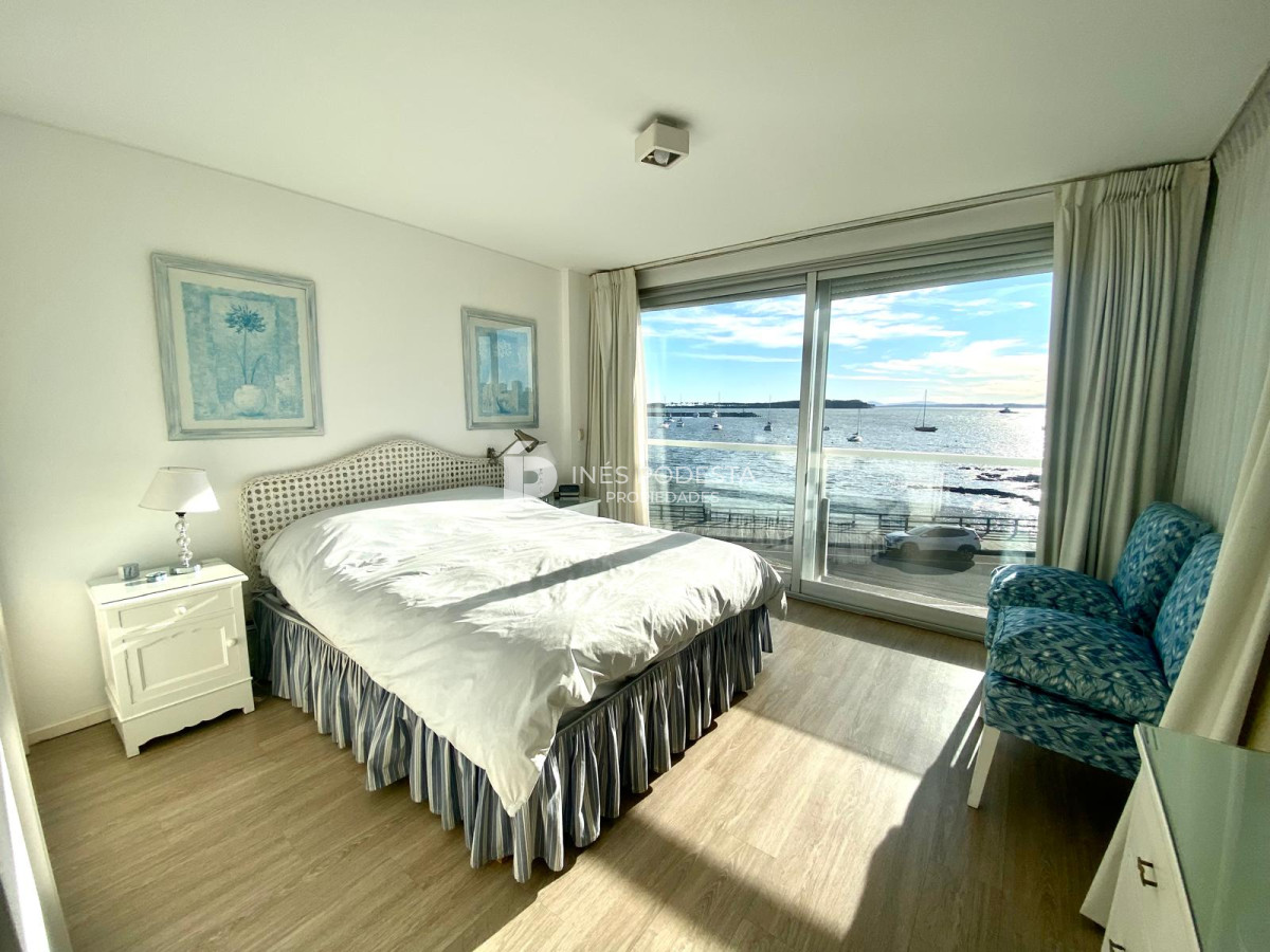 Apartamento ID.4935 - Apartamento en Venta 4 dormitorios zona Puerto