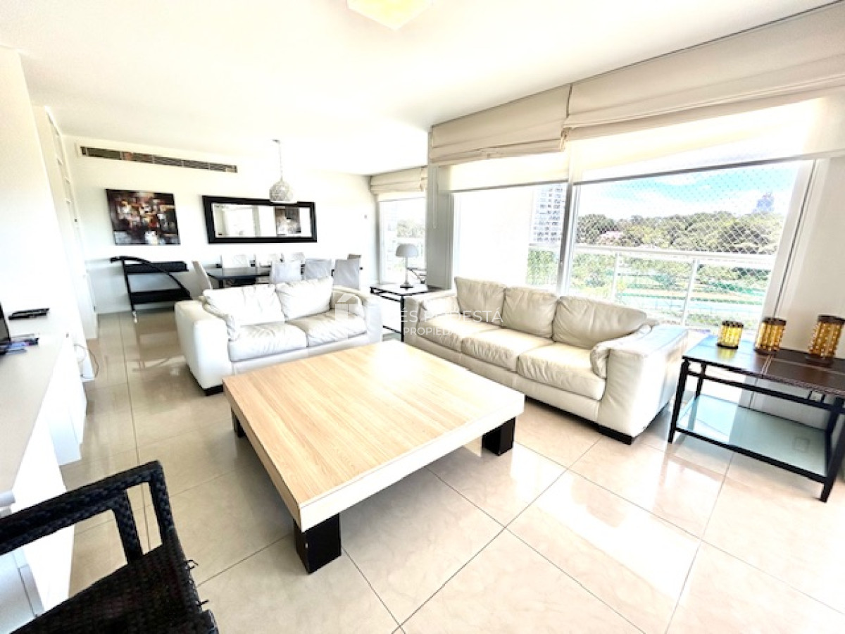 Apartamento ID.7998 - Alquiler Apartamento en  Mansa, Punta del Este, 2 Dormitorios.
