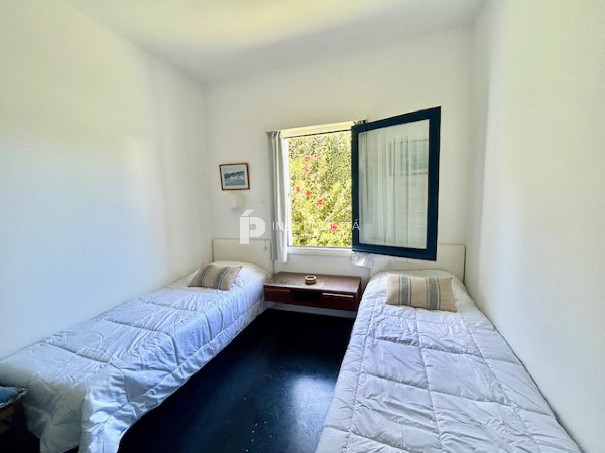 Apartamento ID.40163 - Alquiler en Faro con 3 dormitorios y dependencia de servicio 
