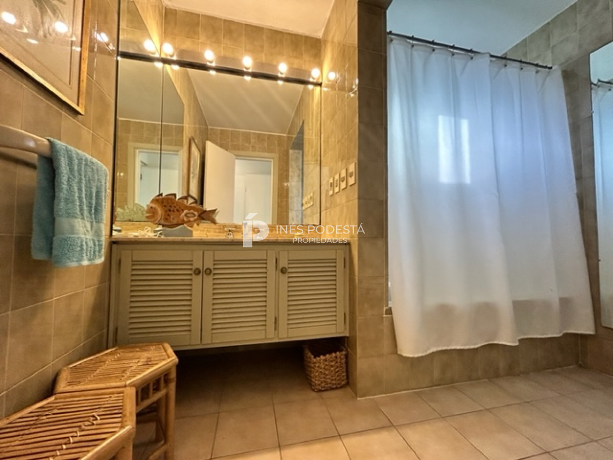Apartamento ID.39372 - Alquiler Pent House en zona puerto con 3 dormitorios y gran parrillero