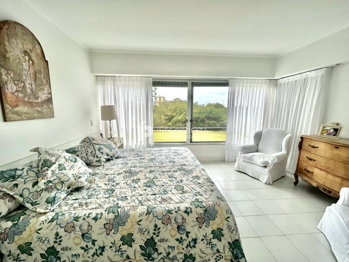 Apartamento ID.8564 - Alquiler en Brava con 4 suites! Frente al mar 