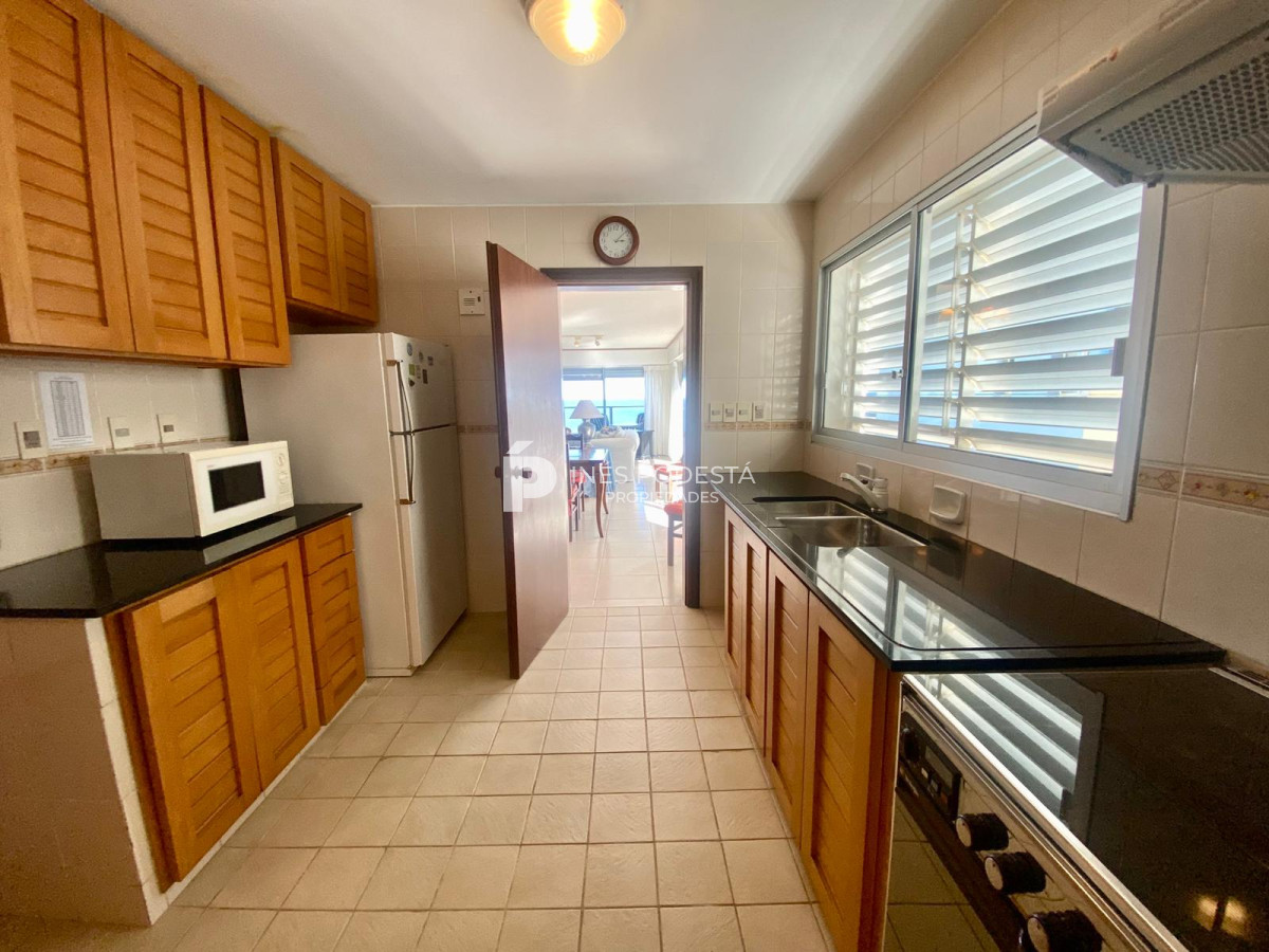 Apartamento ID.8201 - Venta y alquiler departamento de  3 Dormitorios y dependencia de servicio