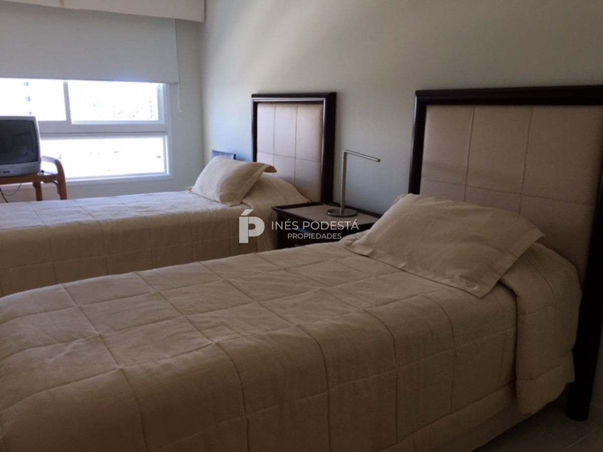 Apartamento ID.6353 - Apartamento en Alquiler, Mansa, Punta del Este, 2 Dormitorios.