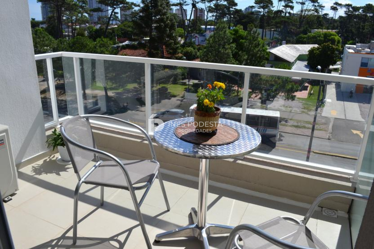 Apartamento ID.6434 - Apartamento en Alquiler, Aidy Grill, Punta del Este, 2 Dormitorios.