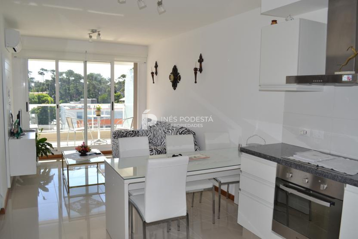 Apartamento ID.6434 - Apartamento en Alquiler, Aidy Grill, Punta del Este, 2 Dormitorios.