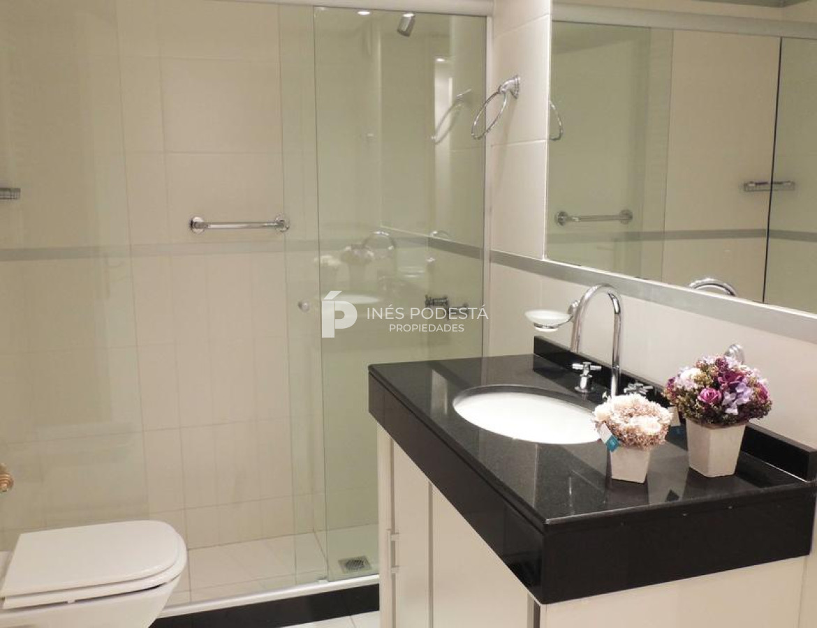 Apartamento ID.7452 - Apartamento en venta frente al puerto de Punta del Este de 6 dormitorios