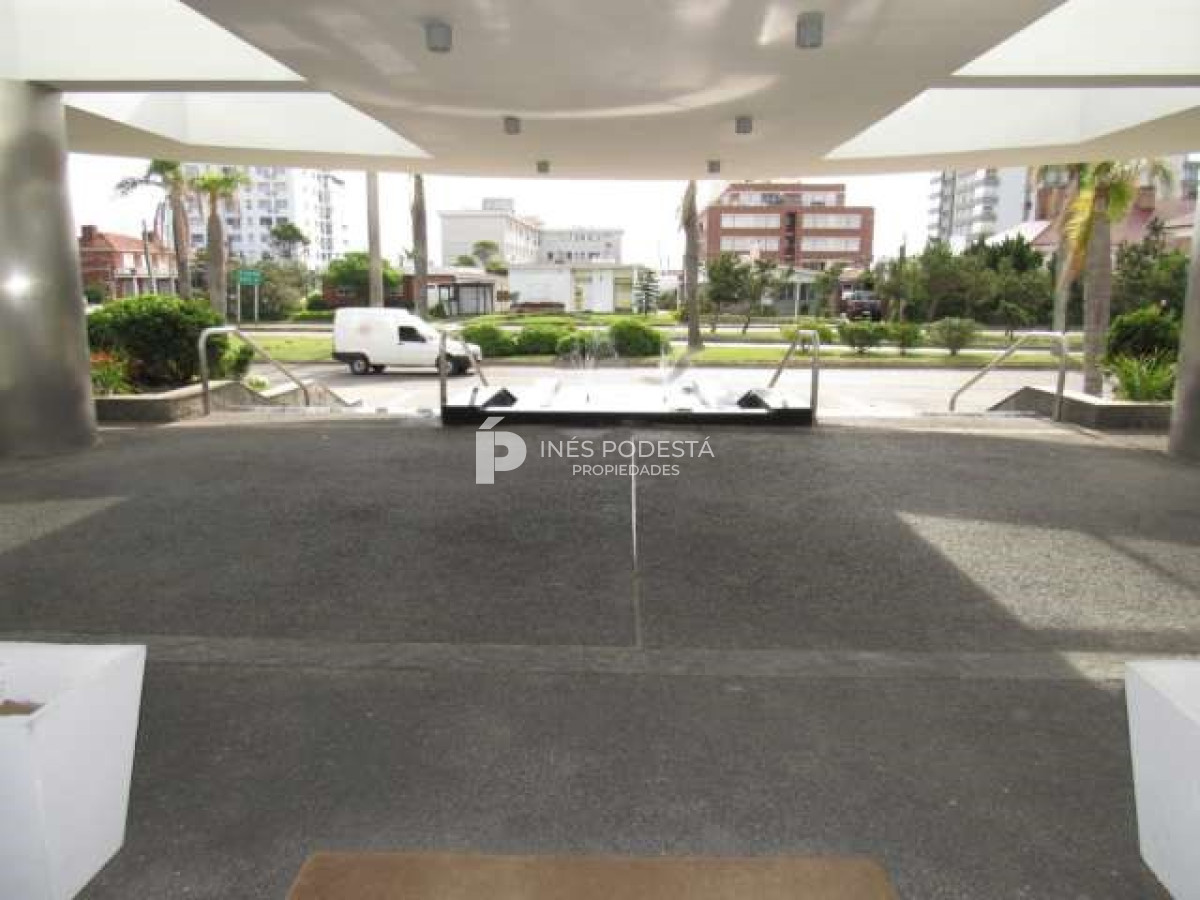 Apartamento ID.7780 - Departamento en alquiler de 2 dormitorios en Punta del Este