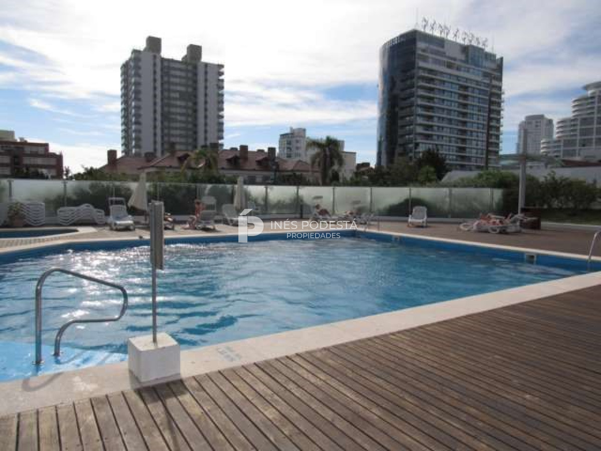 Apartamento ID.7780 - Departamento en alquiler de 2 dormitorios en Punta del Este