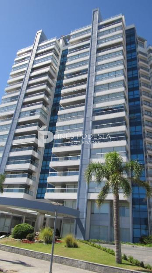 Apartamento ID.7780 - Departamento en alquiler de 2 dormitorios en Punta del Este