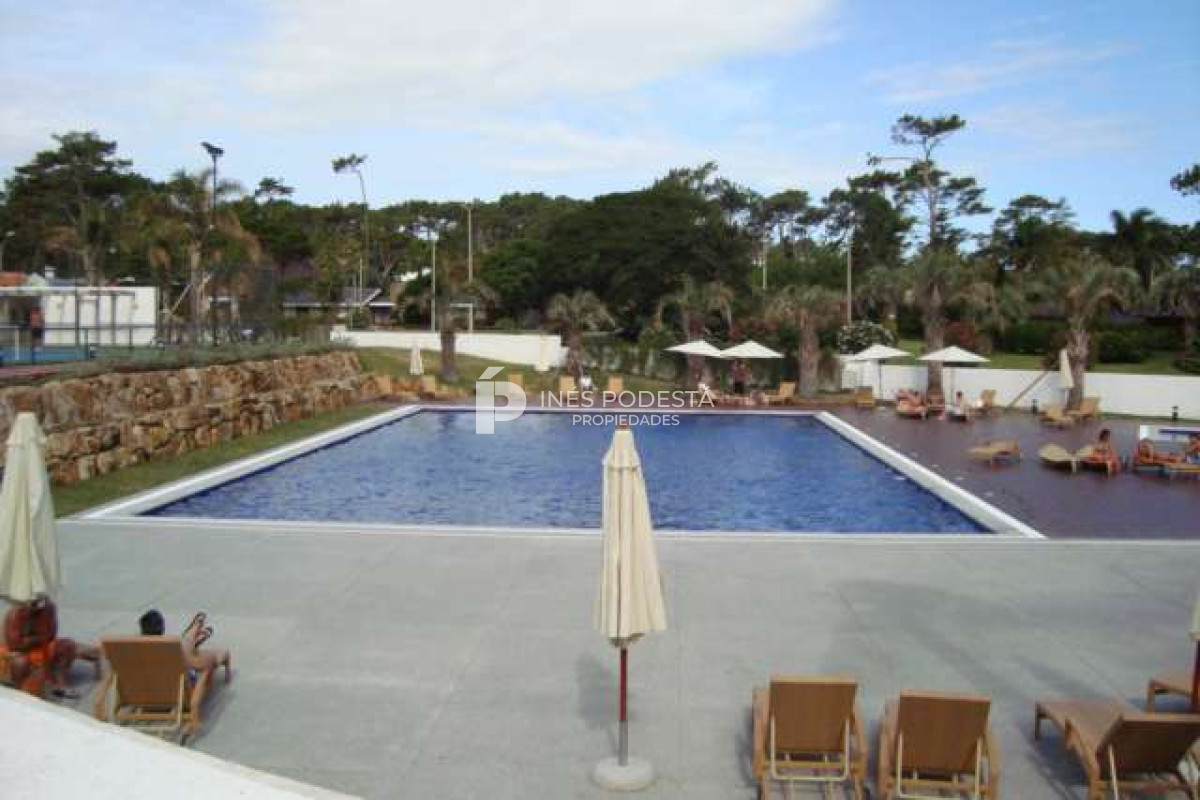 Apartamento ID.7998 - Alquiler Apartamento en  Mansa, Punta del Este, 2 Dormitorios.