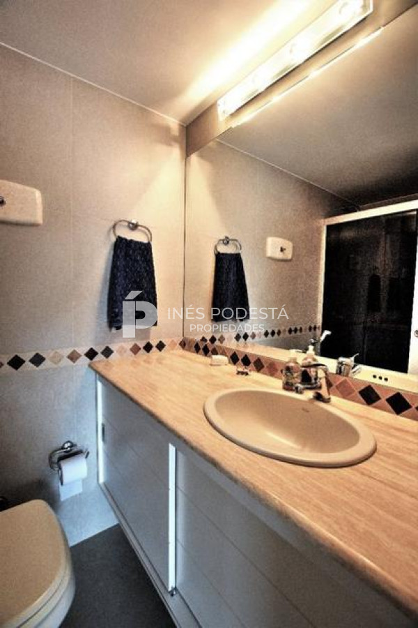 Apartamento ID.8330 - Alquiler 4 dormitorios y 3 baños