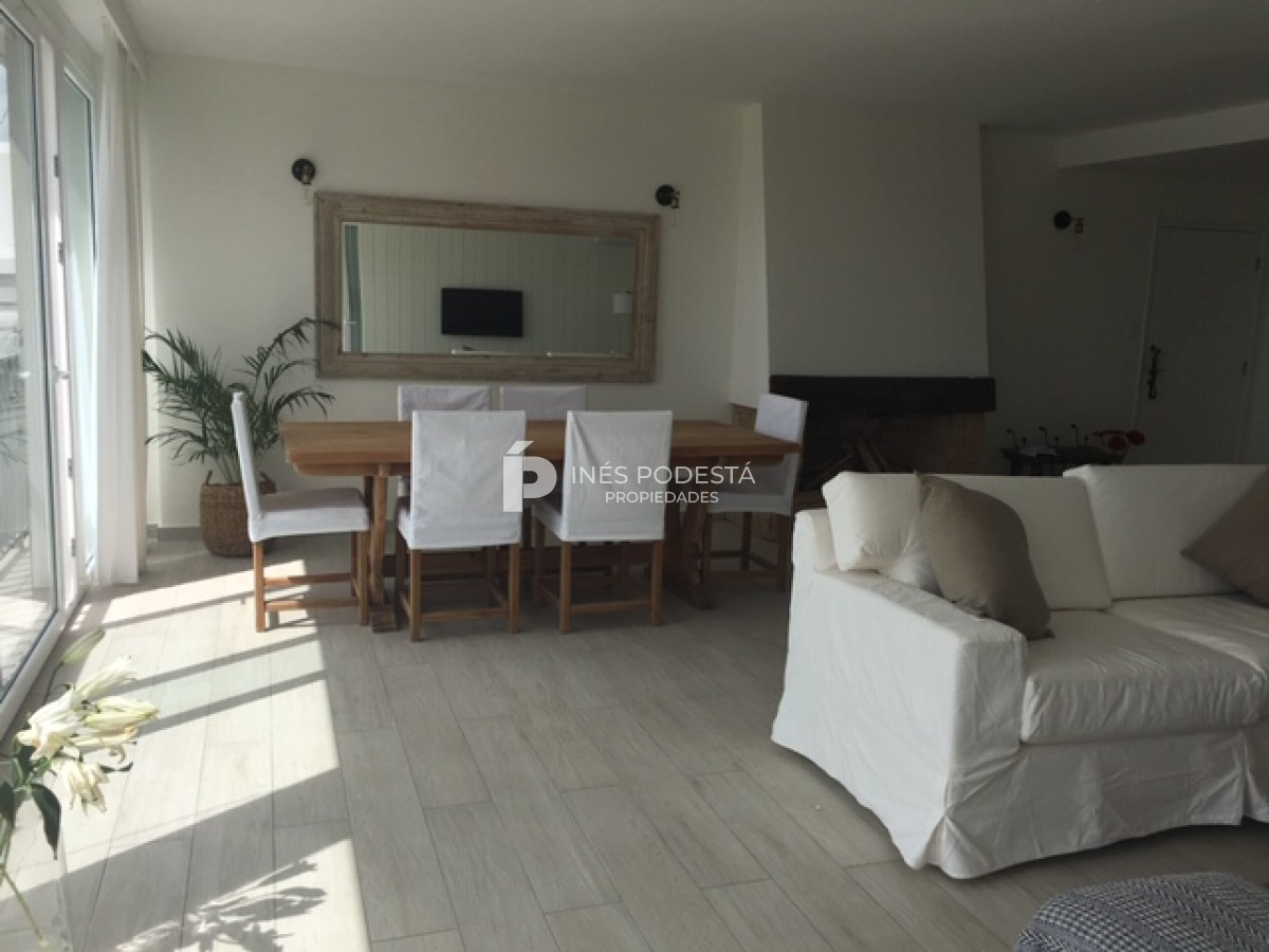 Apartamento ID.8572 - Apartamento en Alquiler, Peninsula, Punta del Este, 3 Dormitorios.