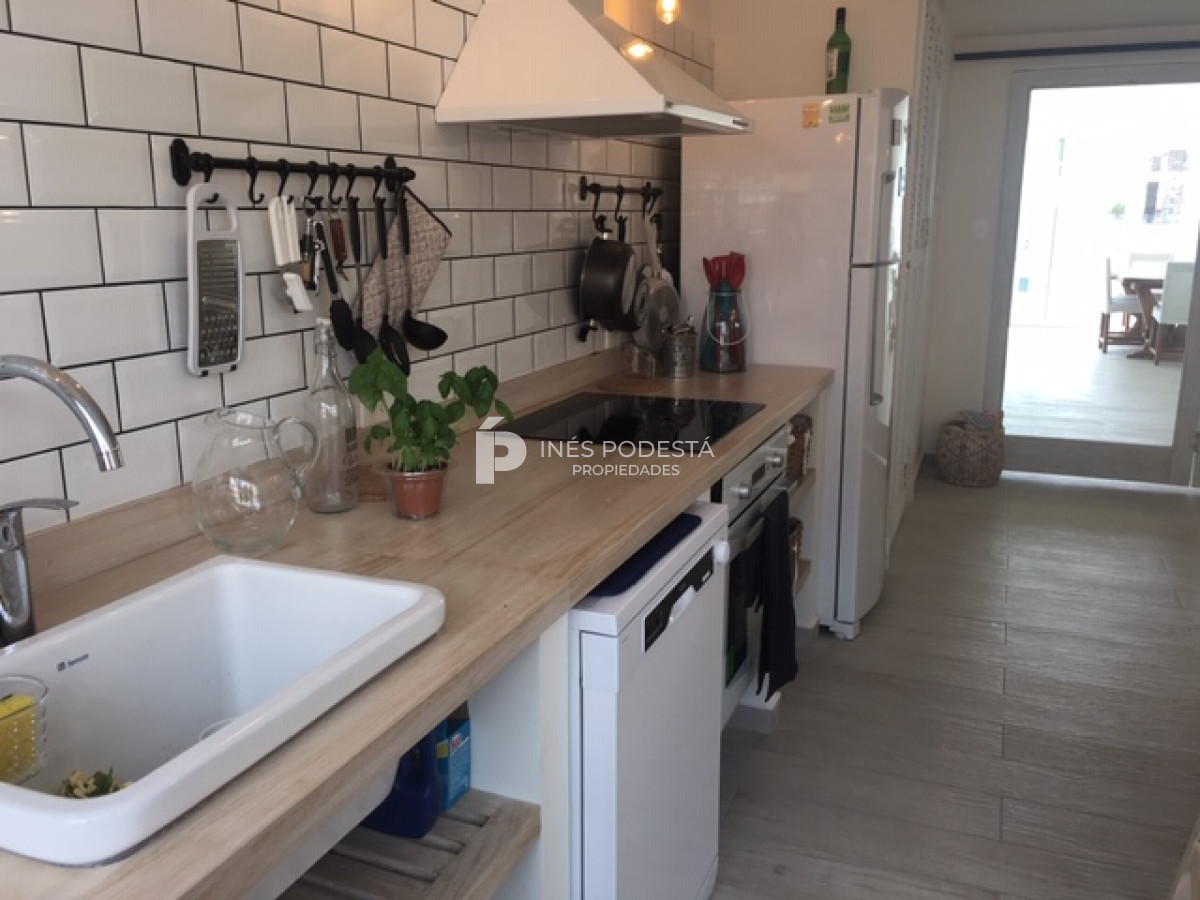 Apartamento ID.8572 - Apartamento en Alquiler, Peninsula, Punta del Este, 3 Dormitorios.