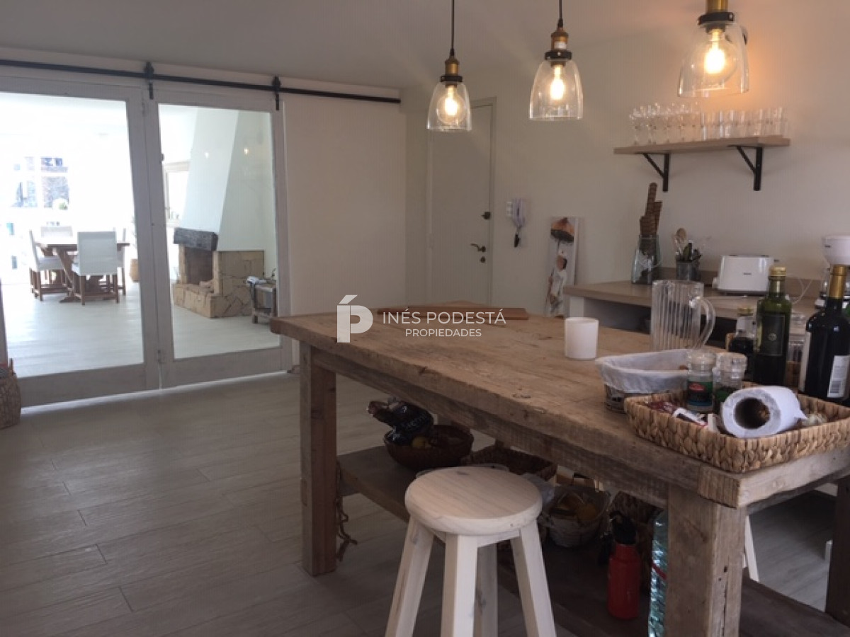 Apartamento ID.8572 - Apartamento en Alquiler, Peninsula, Punta del Este, 3 Dormitorios.