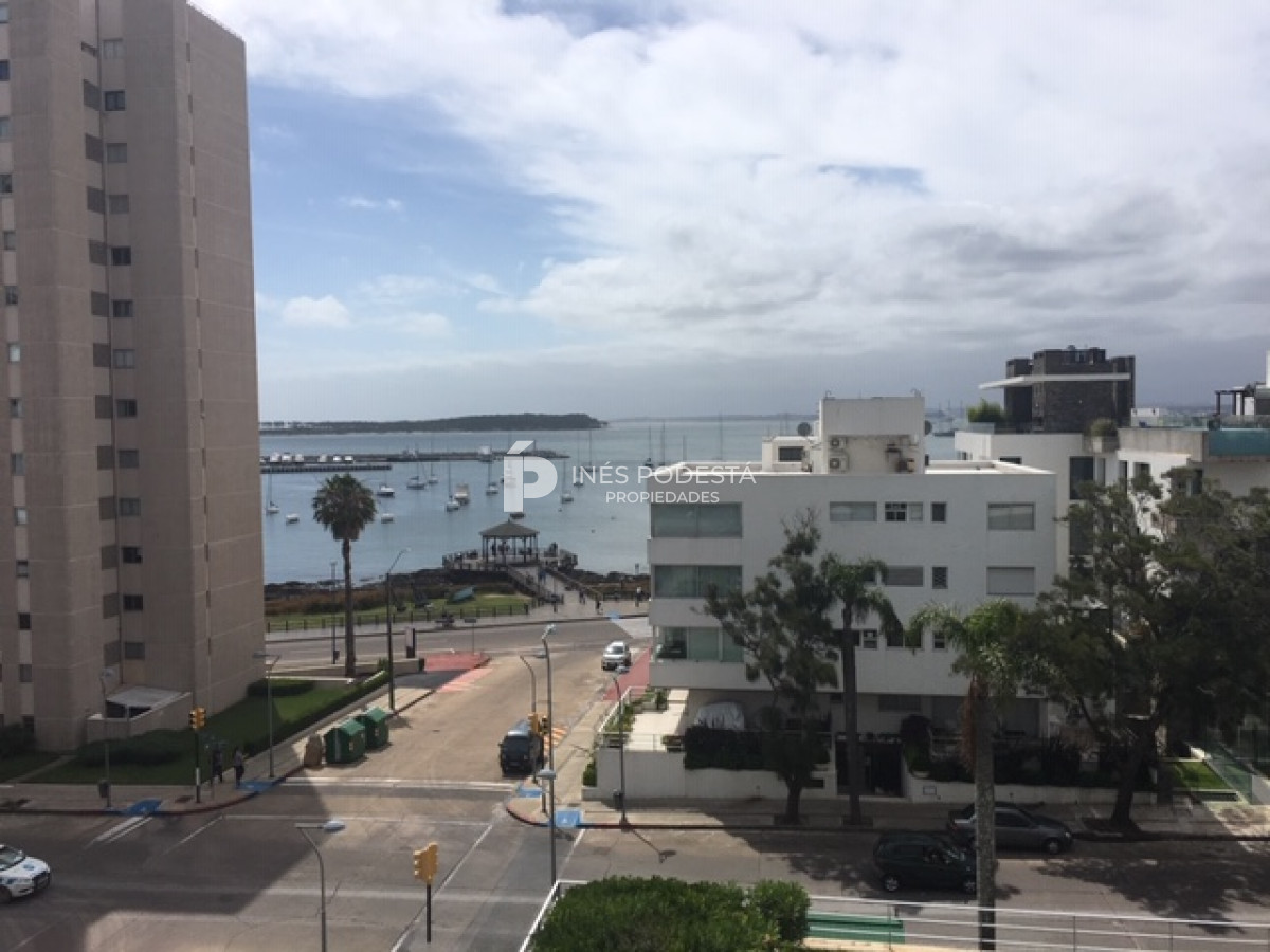 Apartamento ID.8572 - Apartamento en Alquiler, Peninsula, Punta del Este, 3 Dormitorios.