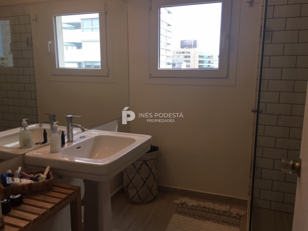 Apartamento ID.8572 - Apartamento en Alquiler, Peninsula, Punta del Este, 3 Dormitorios.