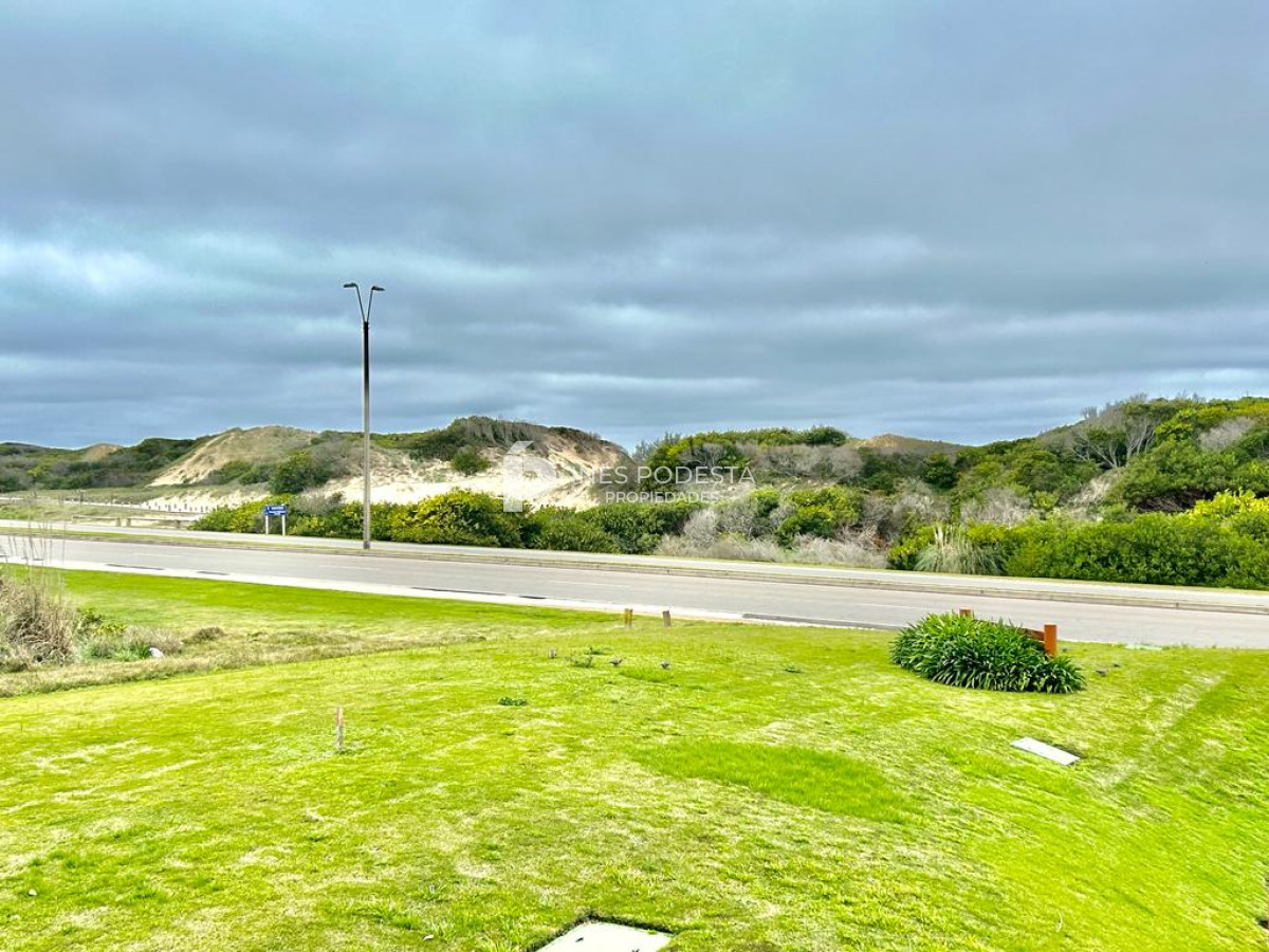 Apartamento ID.8564 - Alquiler en Brava con 4 suites! Frente al mar 