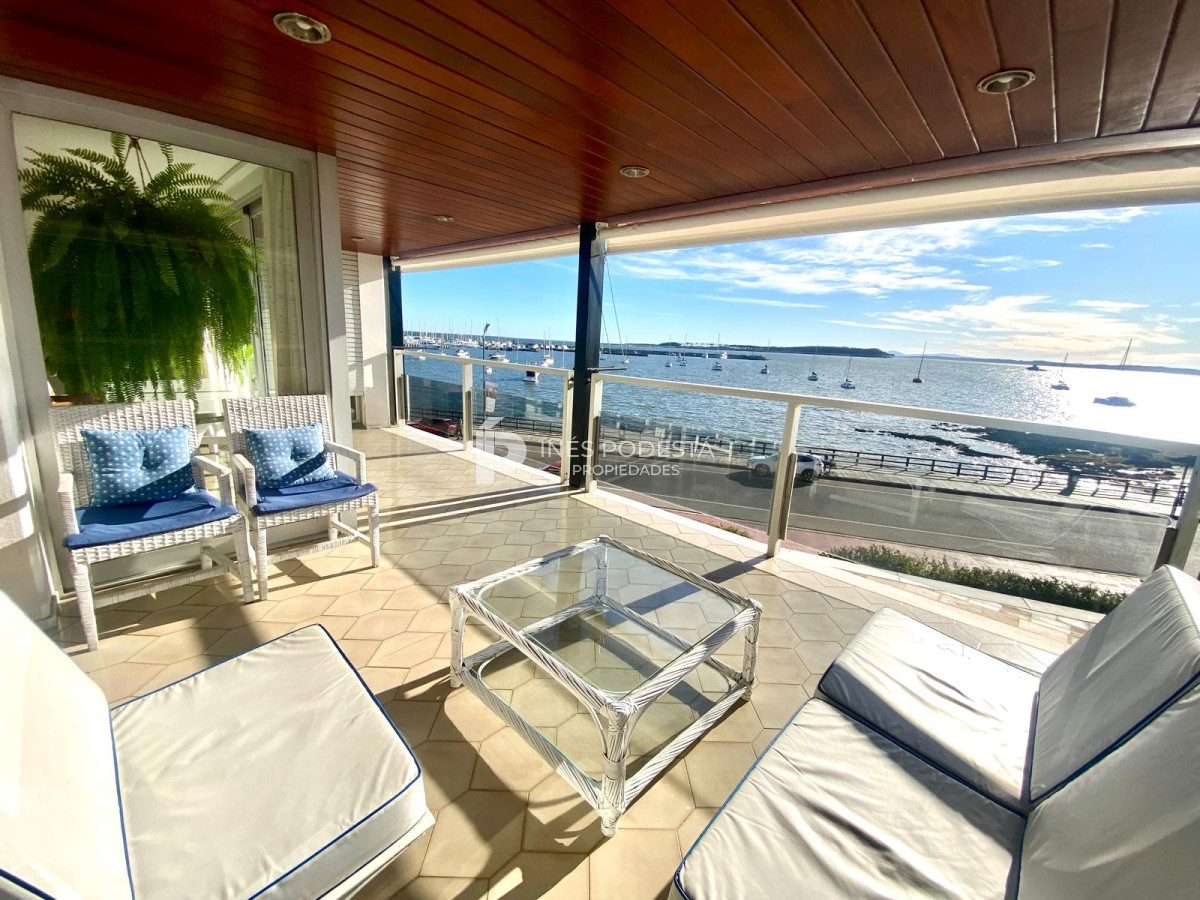 Apartamento ID.4935 - Apartamento en Venta 4 dormitorios zona Puerto