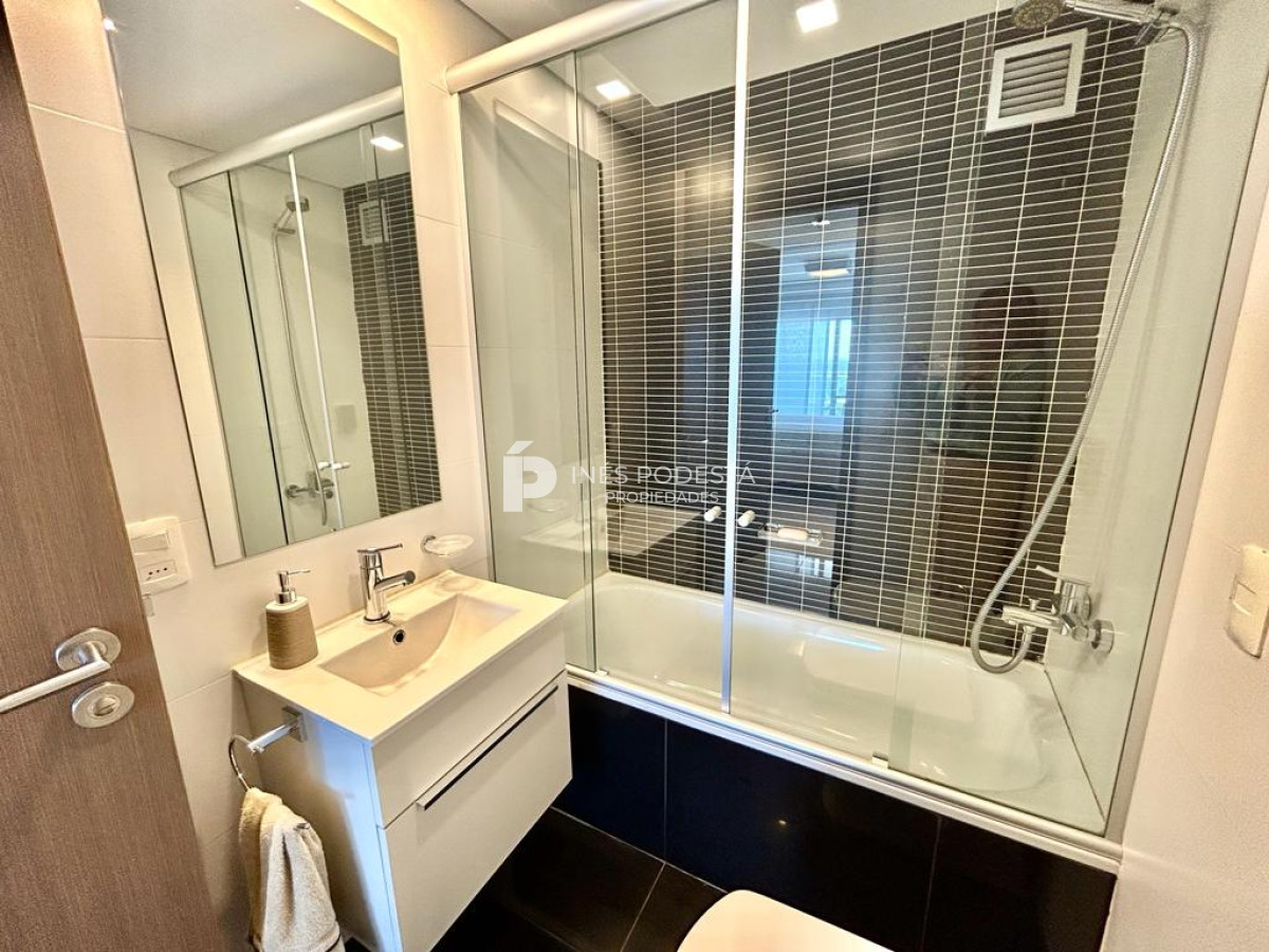 Apartamento ID.40252 - Alquiler brava 2 suites más dependencia de servicio y gran vista