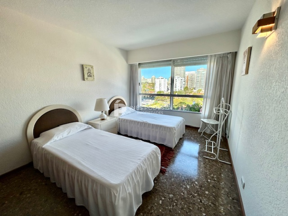Apartamento ID.40283 - ALQUILER en mansa 3 dormitorios y 2 baños vista al mar