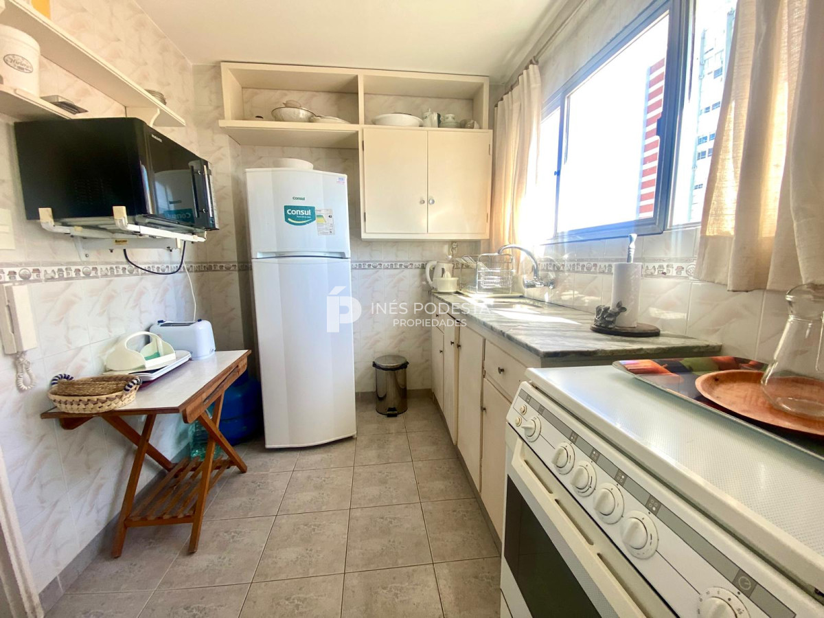 Apartamento ID.37 - Apartamento en Alquiler de 2 Dormitorios Punta del Este