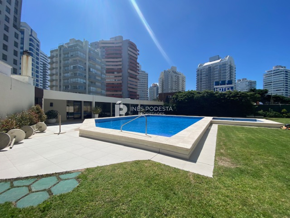Apartamento ID.2120 - Brava, Punta del Este, 3 suites y dependencia de servicio