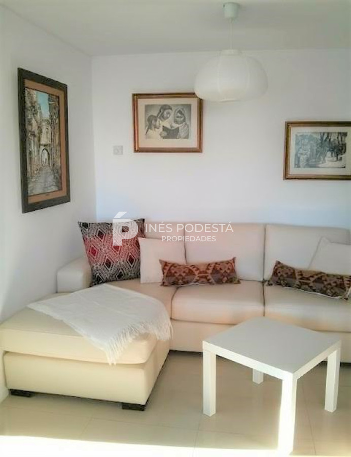 Apartamento ID.6890 - Apartamento en Alquiler, 2 Dormitorios.