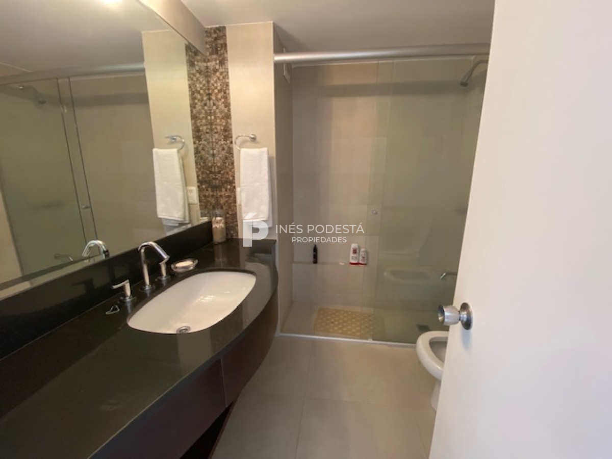 Apartamento ID.38552 - Tiburón en brava con 3 dormitorios y servicio Punta del Este