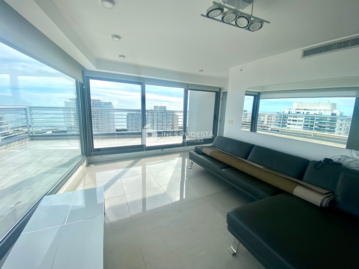 Apartamento ID.40242 - Apartamento Pent-house en Venta Punta del Este 
