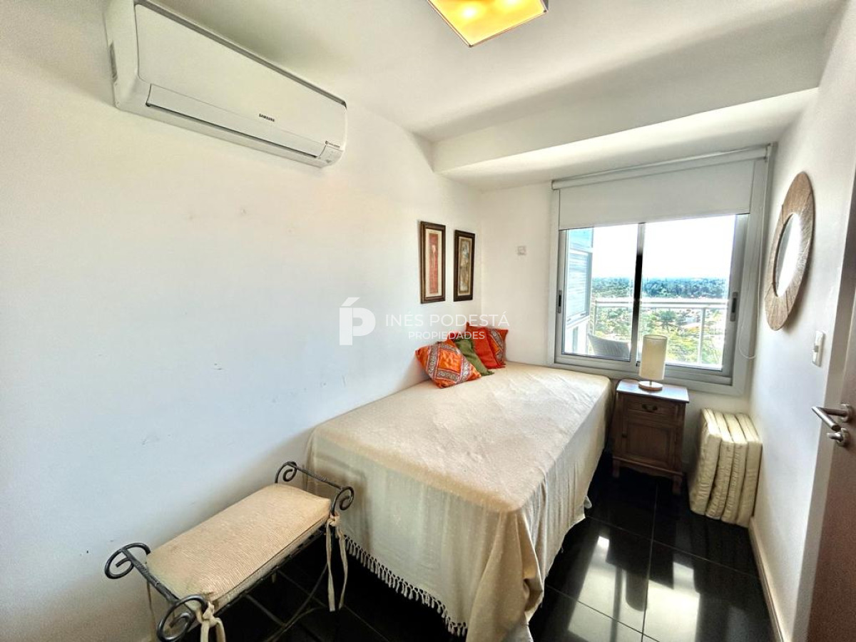 Apartamento ID.40252 - Alquiler brava 2 suites más dependencia de servicio y gran vista