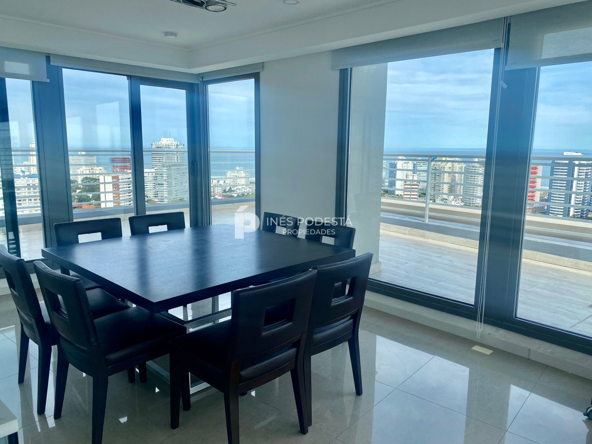 Apartamento ID.40242 - Apartamento Pent-house en Venta Punta del Este 