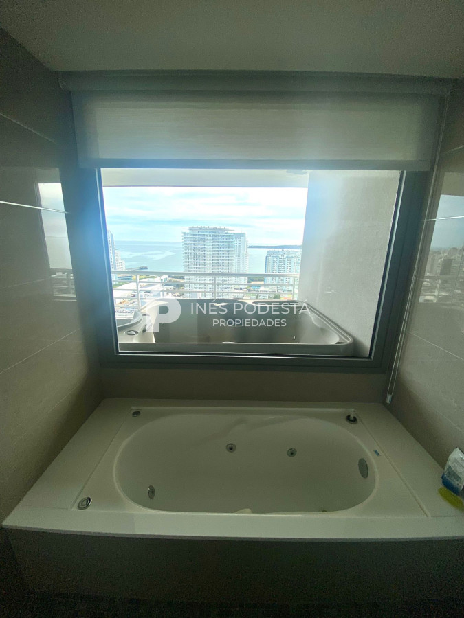 Apartamento ID.40242 - Apartamento Pent-house en Venta Punta del Este 