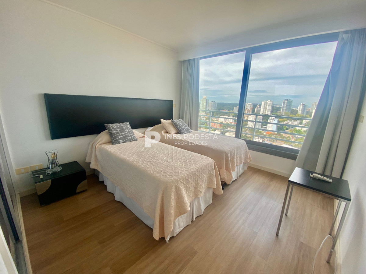 Apartamento ID.40242 - Apartamento Pent-house en Venta Punta del Este 