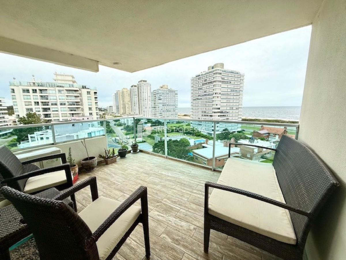 Apartamento ID.8896 - Venta y alquiler en Brava departamento de 4 dormitorios, 3 baños y toilette