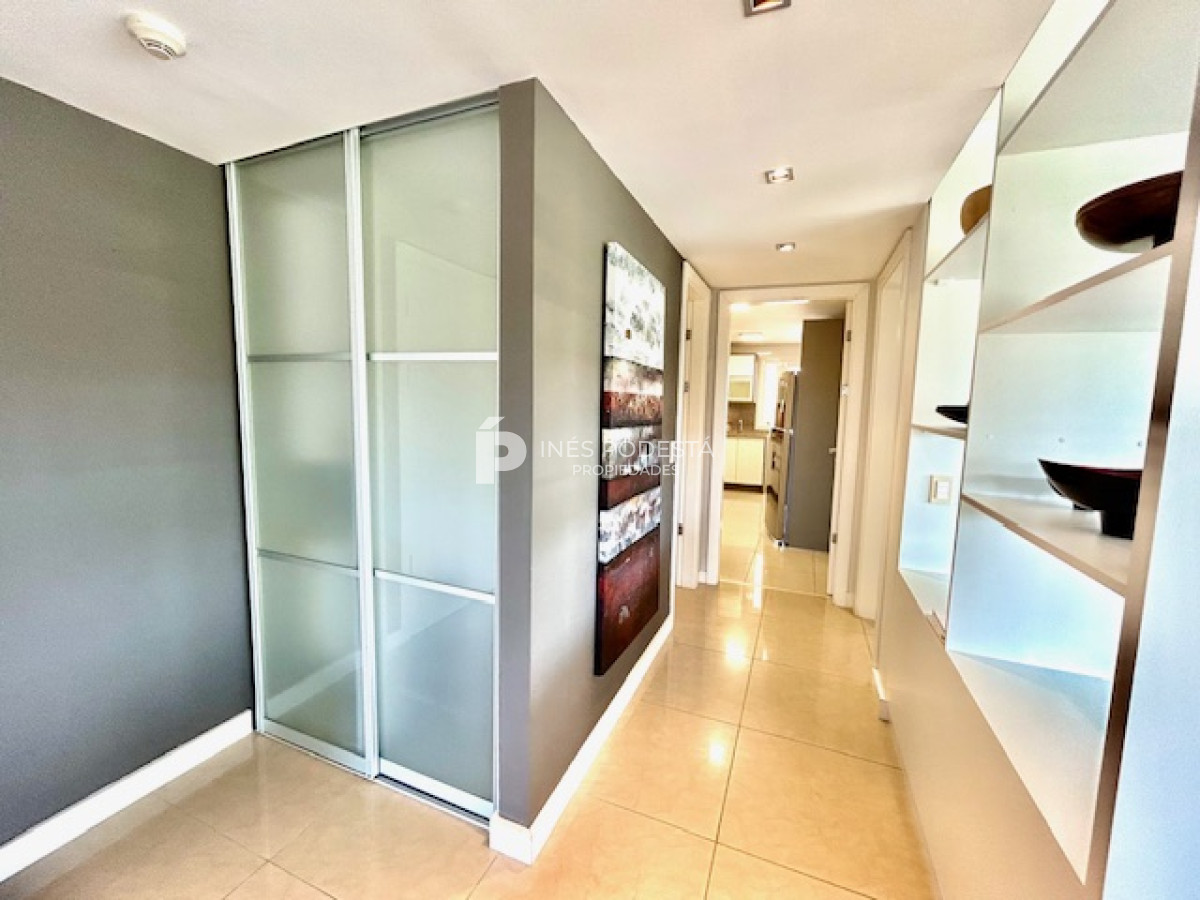 Apartamento ID.7998 - Alquiler Apartamento en  Mansa, Punta del Este, 2 Dormitorios.