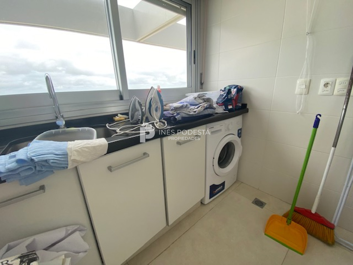 Apartamento ID.38552 - Tiburón en brava con 3 dormitorios y servicio Punta del Este