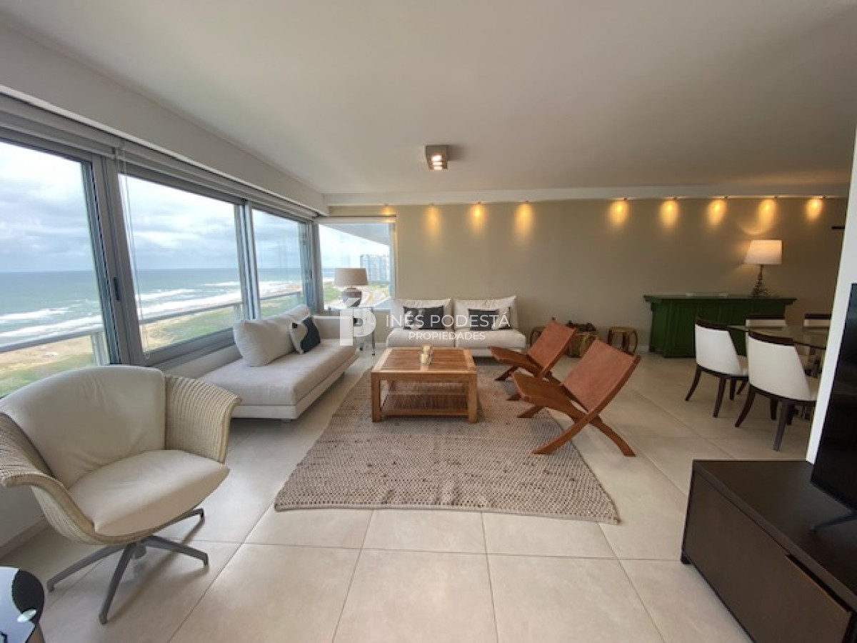 Apartamento ID.38552 - Tiburón en brava con 3 dormitorios y servicio Punta del Este