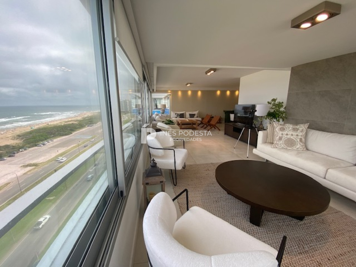 Apartamento ID.38552 - Tiburón en brava con 3 dormitorios y servicio Punta del Este