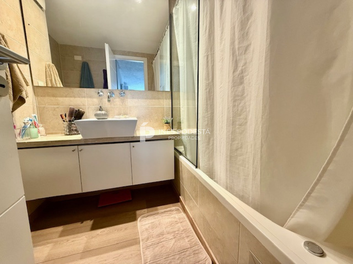 Apartamento ID.8896 - Venta y alquiler en Brava departamento de 4 dormitorios, 3 baños y toilette