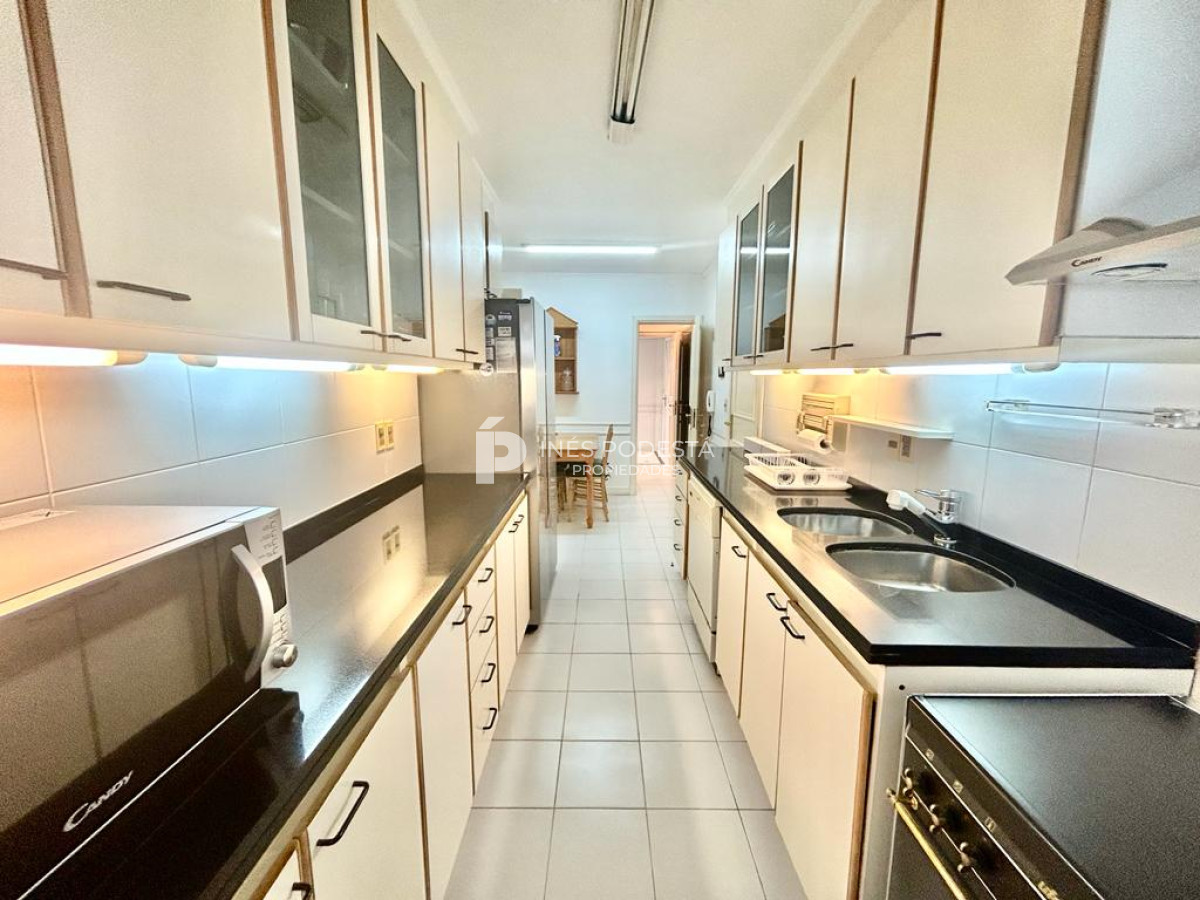 Apartamento ID.8564 - Alquiler en Brava con 4 suites! Frente al mar 