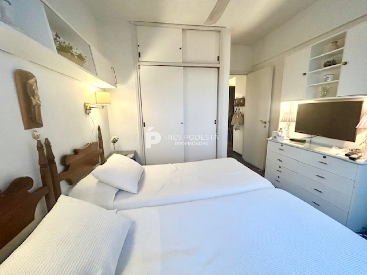 Apartamento ID.8139 - Alquiler Mansa  frente al mar con 2 Dormitorios y 2 baños