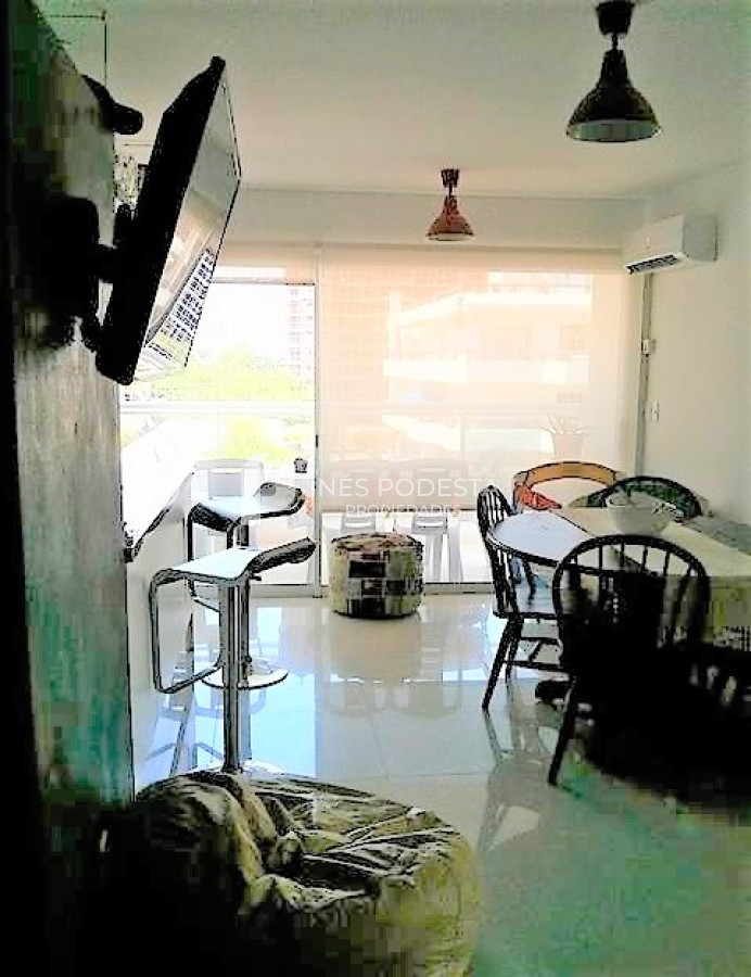 Apartamento ID.6890 - Apartamento en Alquiler, 2 Dormitorios.